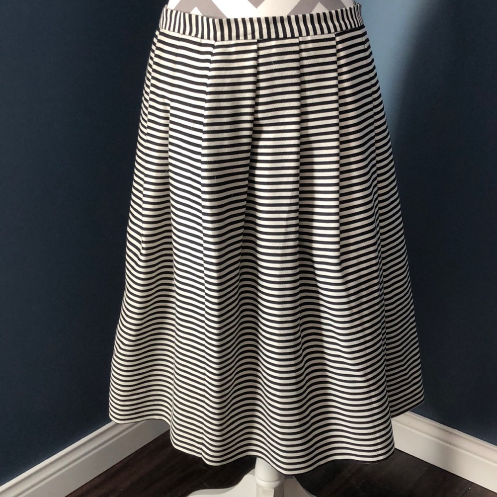 Gianni Bini black & white striped pleated skirt